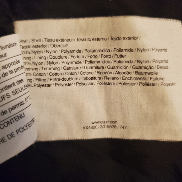 ESPRIT puffer vest - Picture 12 of 12